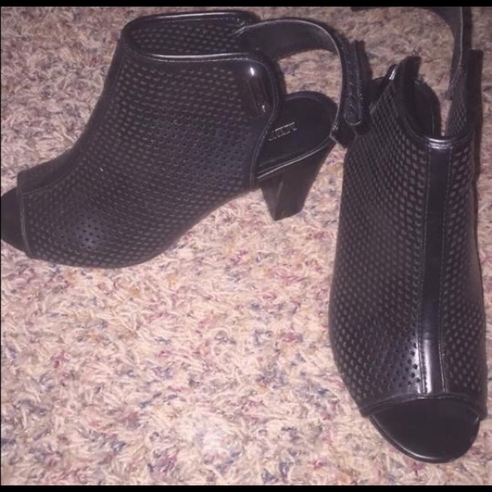Merona black booties
